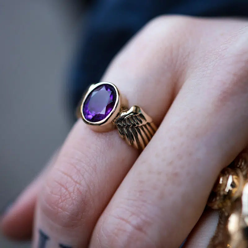 Solid 9ct Gold Winged Gem Ring with Faceted Purple Amethyst