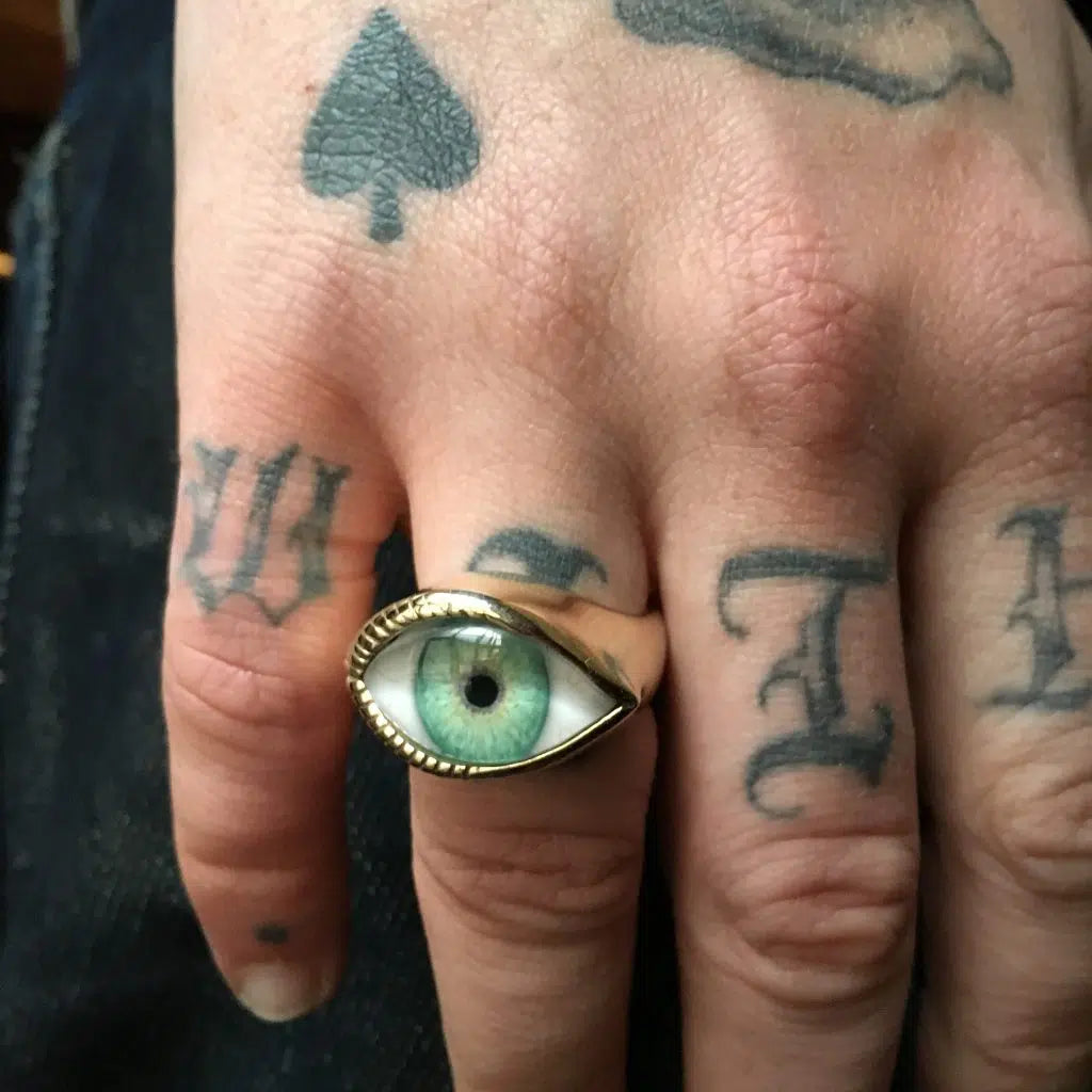 Solid 9ct Gold Horizontal Eye Ring