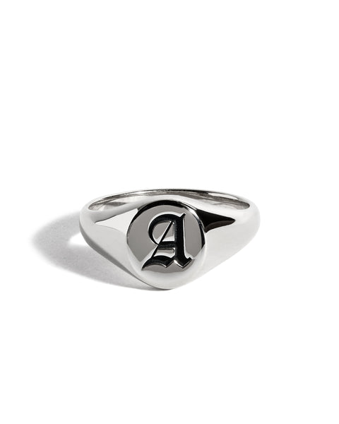 Engraved Small Signet Ring – The Great Frog London